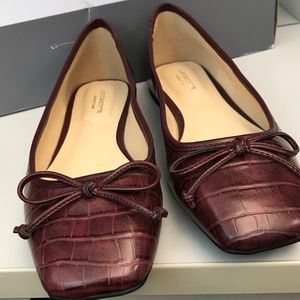 Liz Claiborne Women's Flushing Slip-On Shoe Wine Croc Memory Foam 9M NWOT